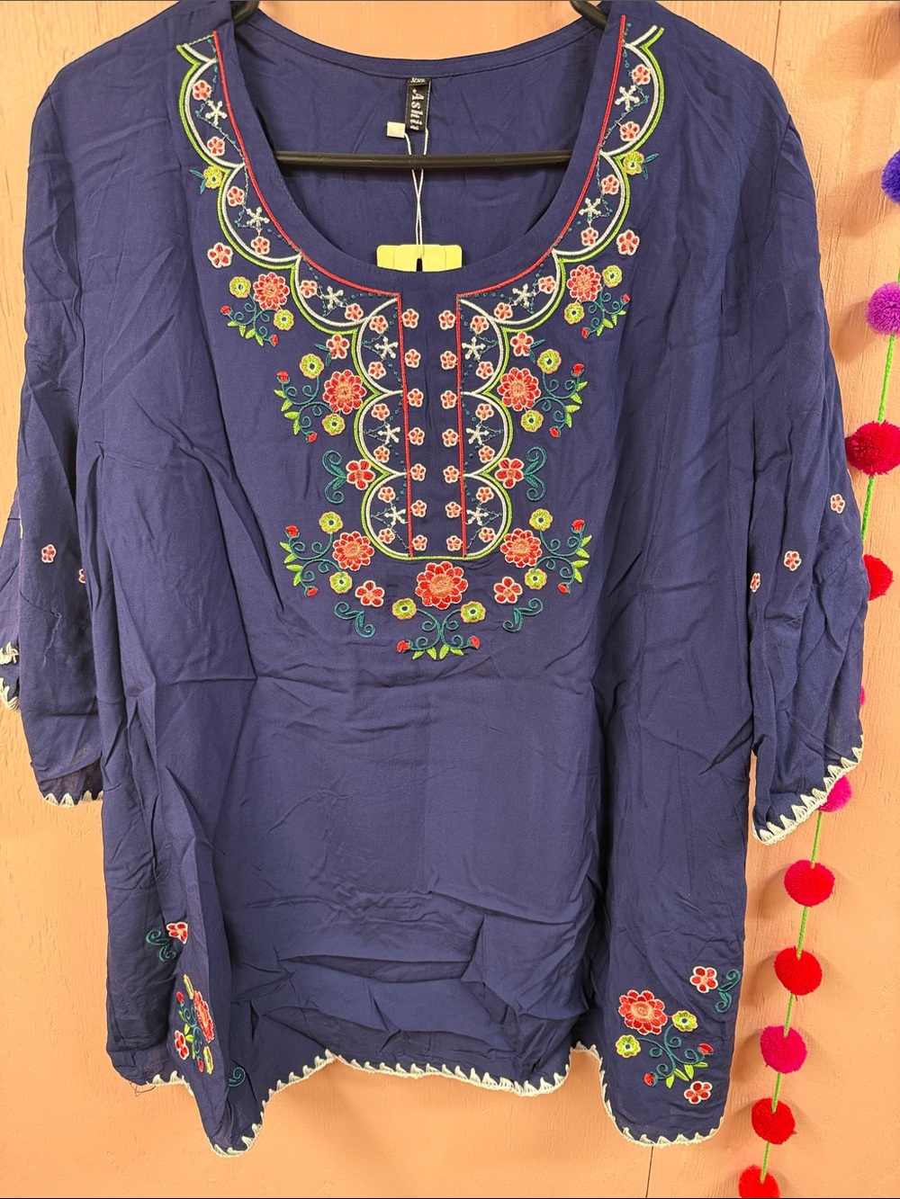 Embroidered Scoop-Neck Tunic Top in Navy with Floral Motif
